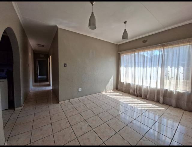 3 BEDROOM HOUSE FOR SALE IN FALCON RIDGE